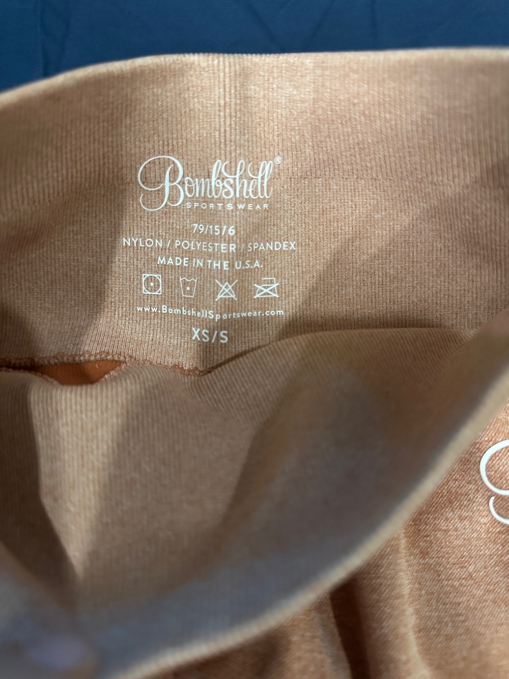 Bombshell Sportswear Peach Shimmer Leggings Size XS/S NWT - Picture 9 of 9